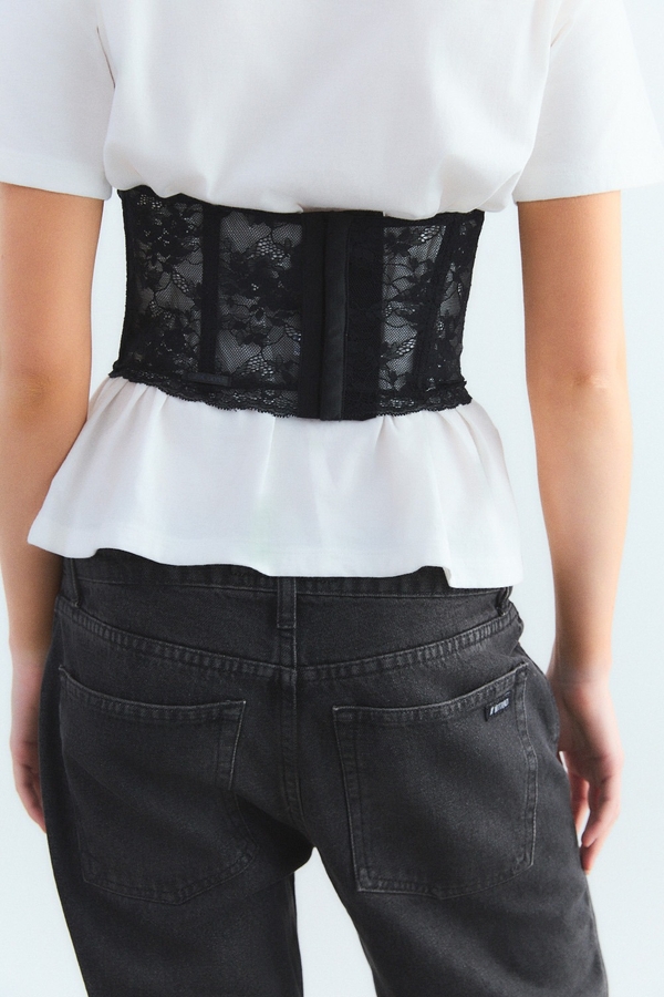 bustier key items