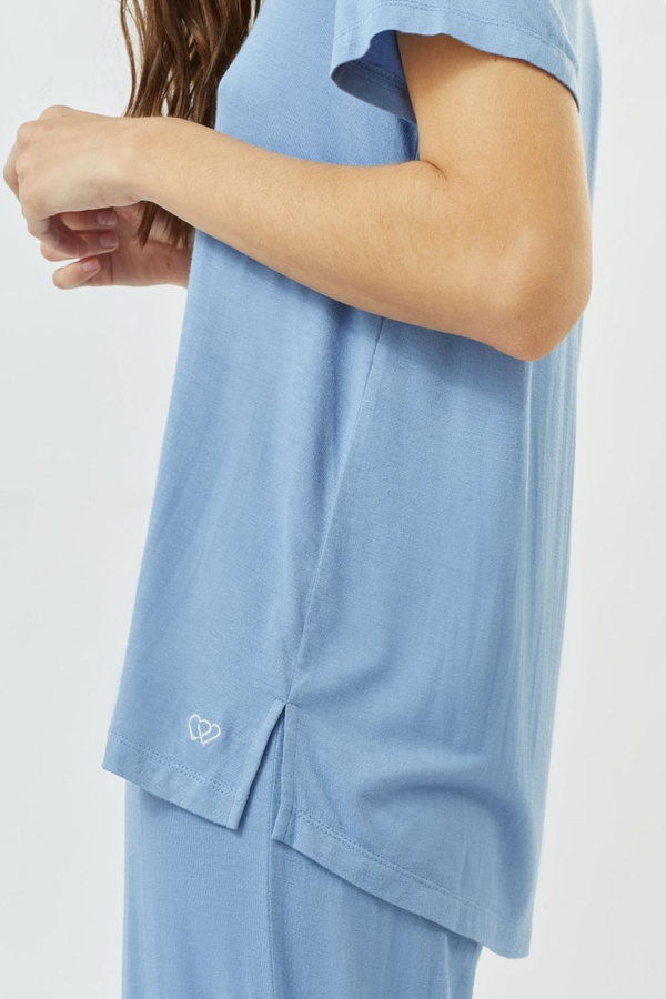 remera mona