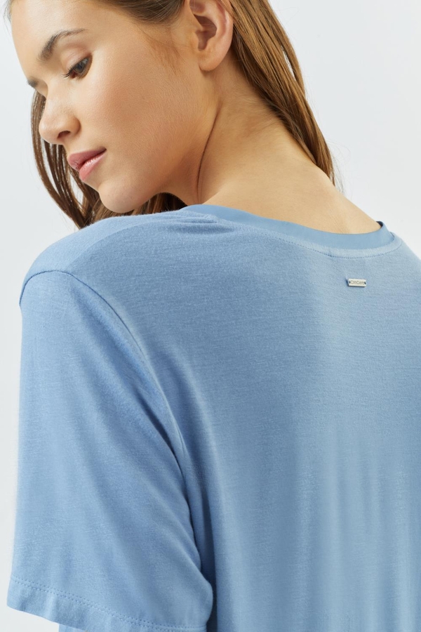 remera mona