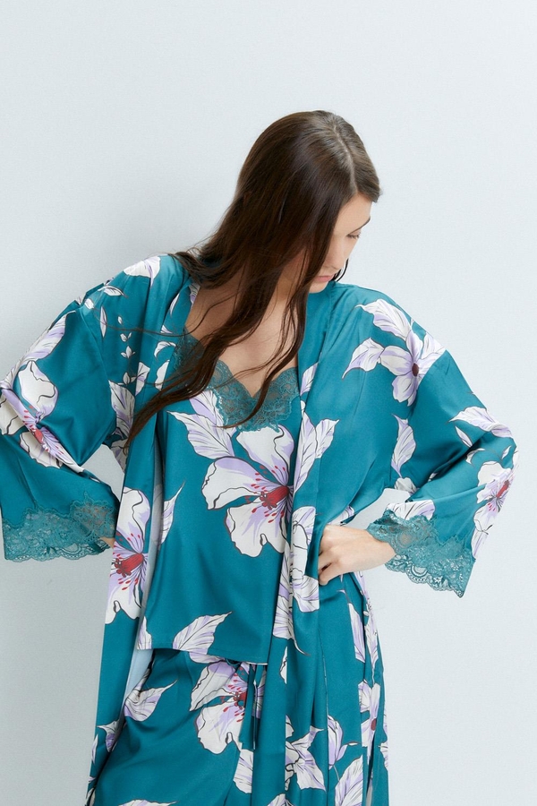 kimono luxe flowers