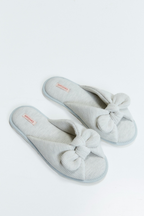 pantufla almendra