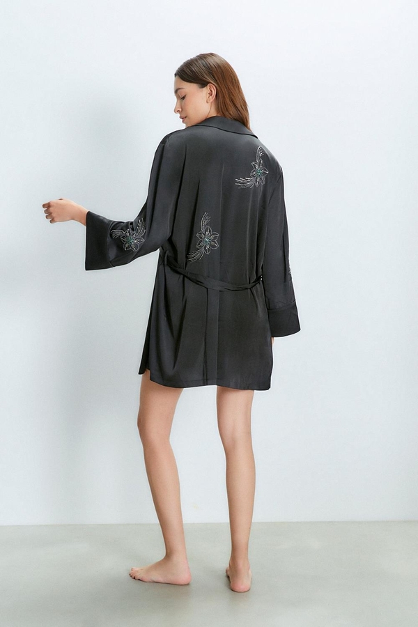 kimono queen