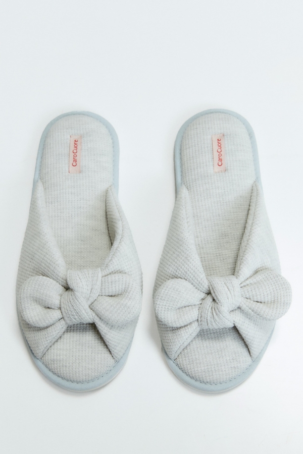 pantufla almendra