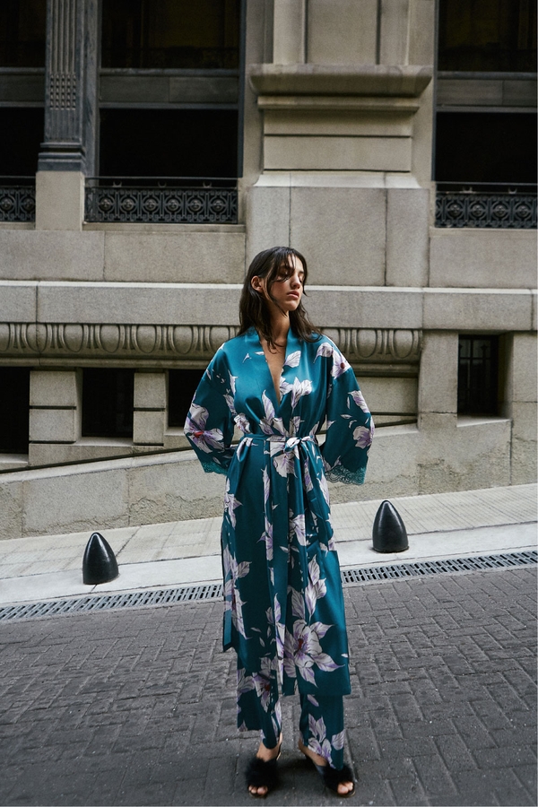 kimono luxe flowers
